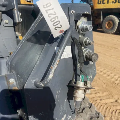 2019 Deere 325G thumbnail