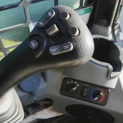 2023 Bobcat T740 thumbnail