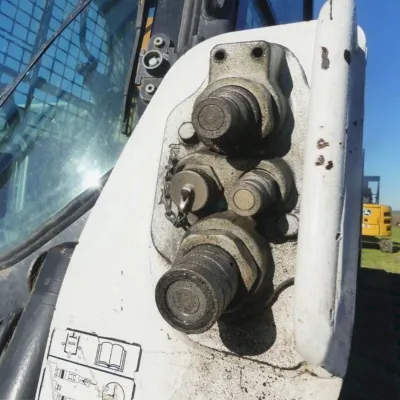 2023 Bobcat T740 thumbnail