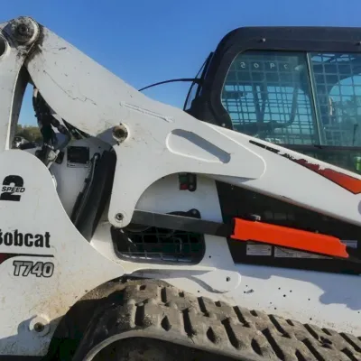 2023 Bobcat T740 thumbnail