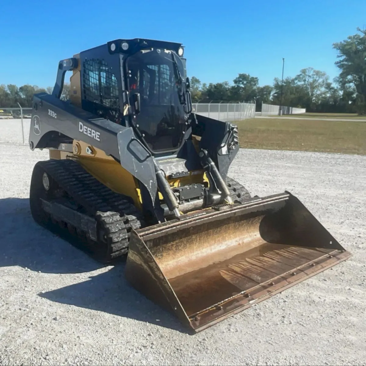 2023 Deere 333G