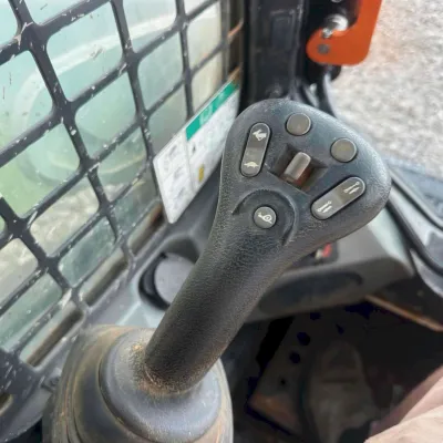 2022 Bobcat T595 thumbnail
