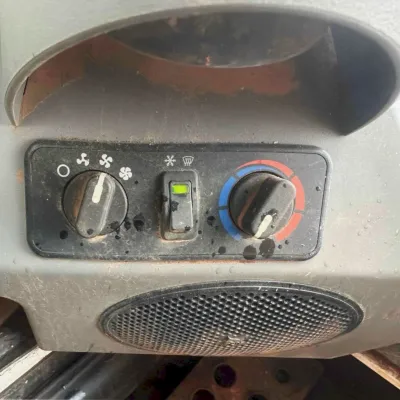 2022 Bobcat T595 thumbnail