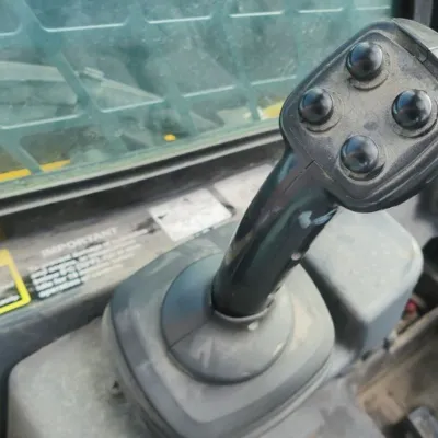 2022 Deere 325G thumbnail