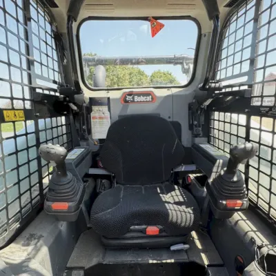 2021 Bobcat T66 thumbnail