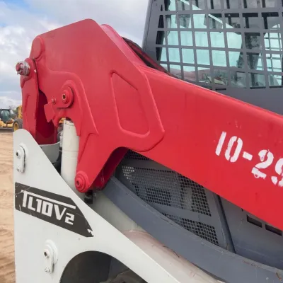2021 Takeuchi TL10V2 thumbnail
