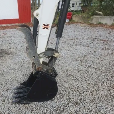 2020 Bobcat E32I thumbnail