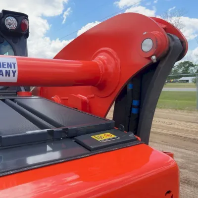 2022 Kubota SSV75 thumbnail