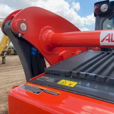 2022 Kubota SSV75 thumbnail