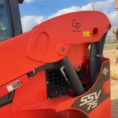 2022 Kubota SSV75 thumbnail
