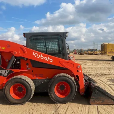 2022 Kubota SSV75 thumbnail