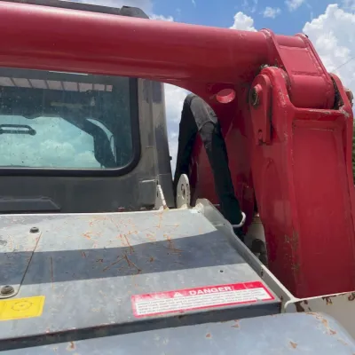 2019 Takeuchi TL10V2 thumbnail