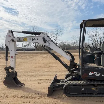 2021 Bobcat E32I thumbnail