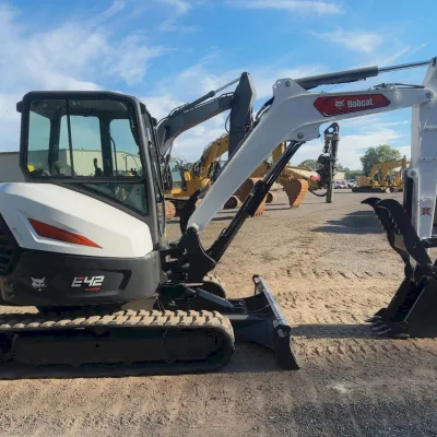 2021 Bobcat E42 thumbnail