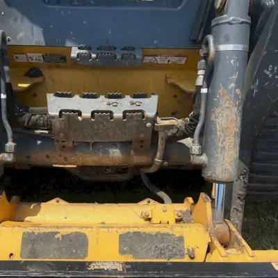 2018 Deere 331G thumbnail