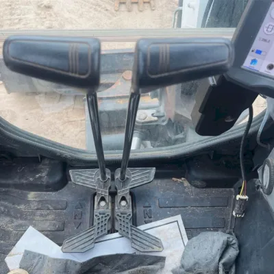 2022 Bobcat E50 thumbnail