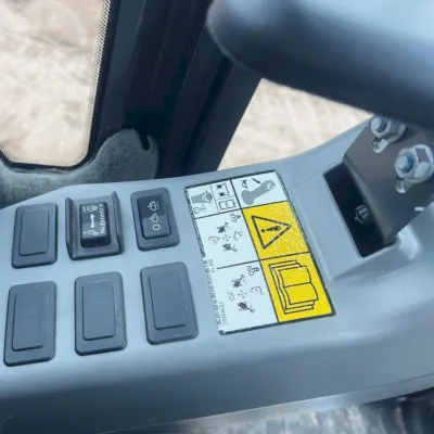 2022 Bobcat E50 thumbnail