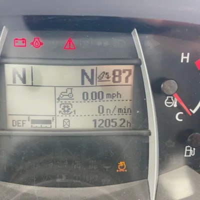 2017 Kubota M6-111 thumbnail