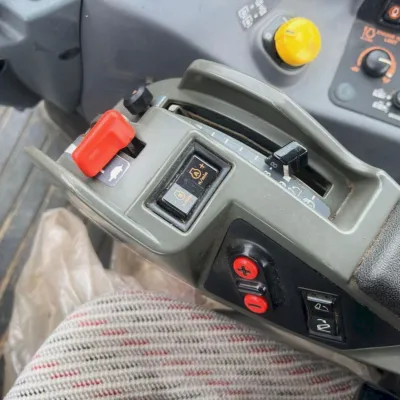 2017 Kubota M6-111 thumbnail