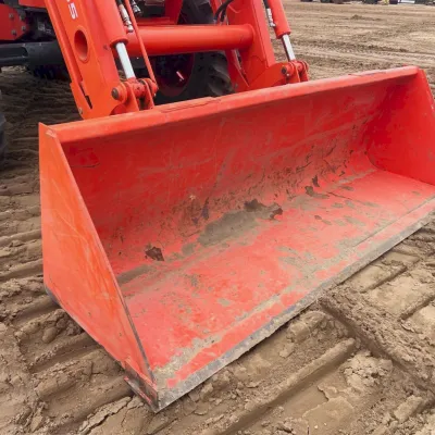 2017 Kubota M6-111 thumbnail