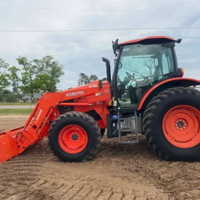 2017 Kubota M6-111 thumbnail