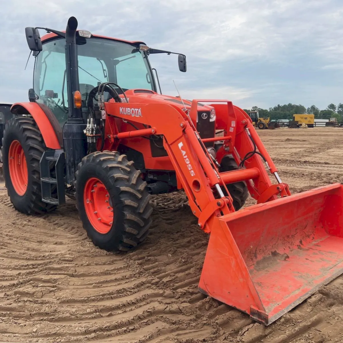 2017 Kubota M6-111