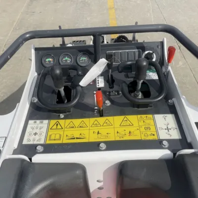 2023 Bobcat MT100 thumbnail