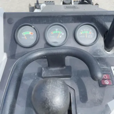 2023 Bobcat MT100 thumbnail