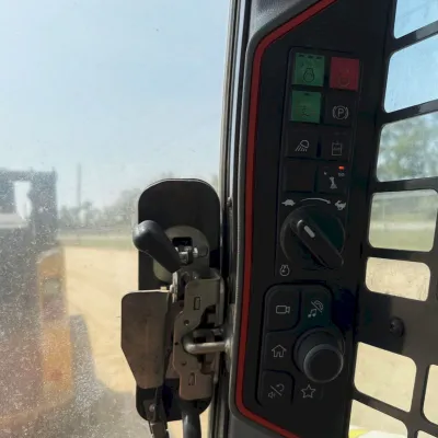 2020 Bobcat T76 thumbnail
