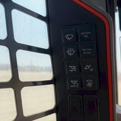2020 Bobcat T76 thumbnail