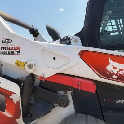 2020 Bobcat T76 thumbnail